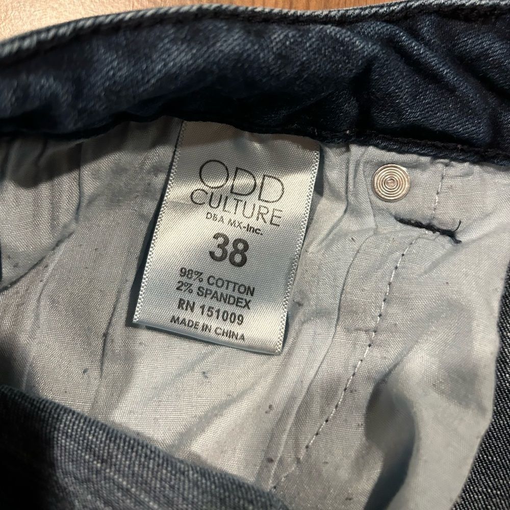 Men's Distressed Gray Jean Shorts - Picture 4 of 7